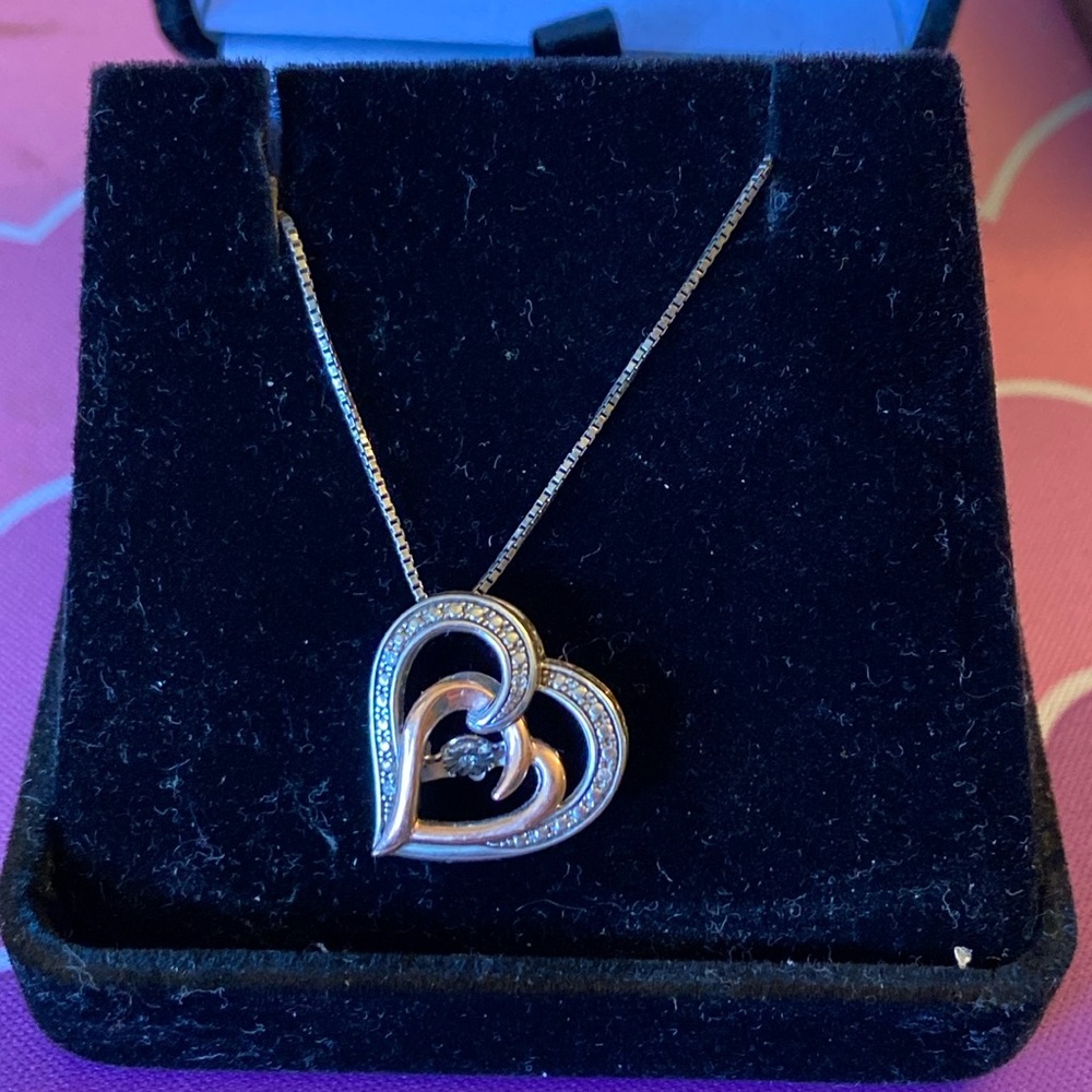 18 inch rose gold and sterling silver heart necklace with 5 10ct small diamonds